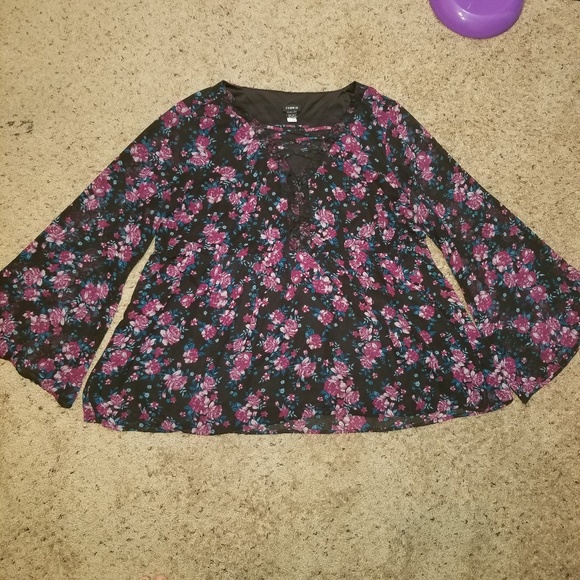 Torrid Bell Sleeve Floral Caged Front Flowy Top - Picture 2 of 5